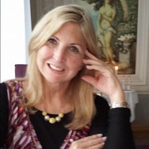 Meet your Posher, Lorie